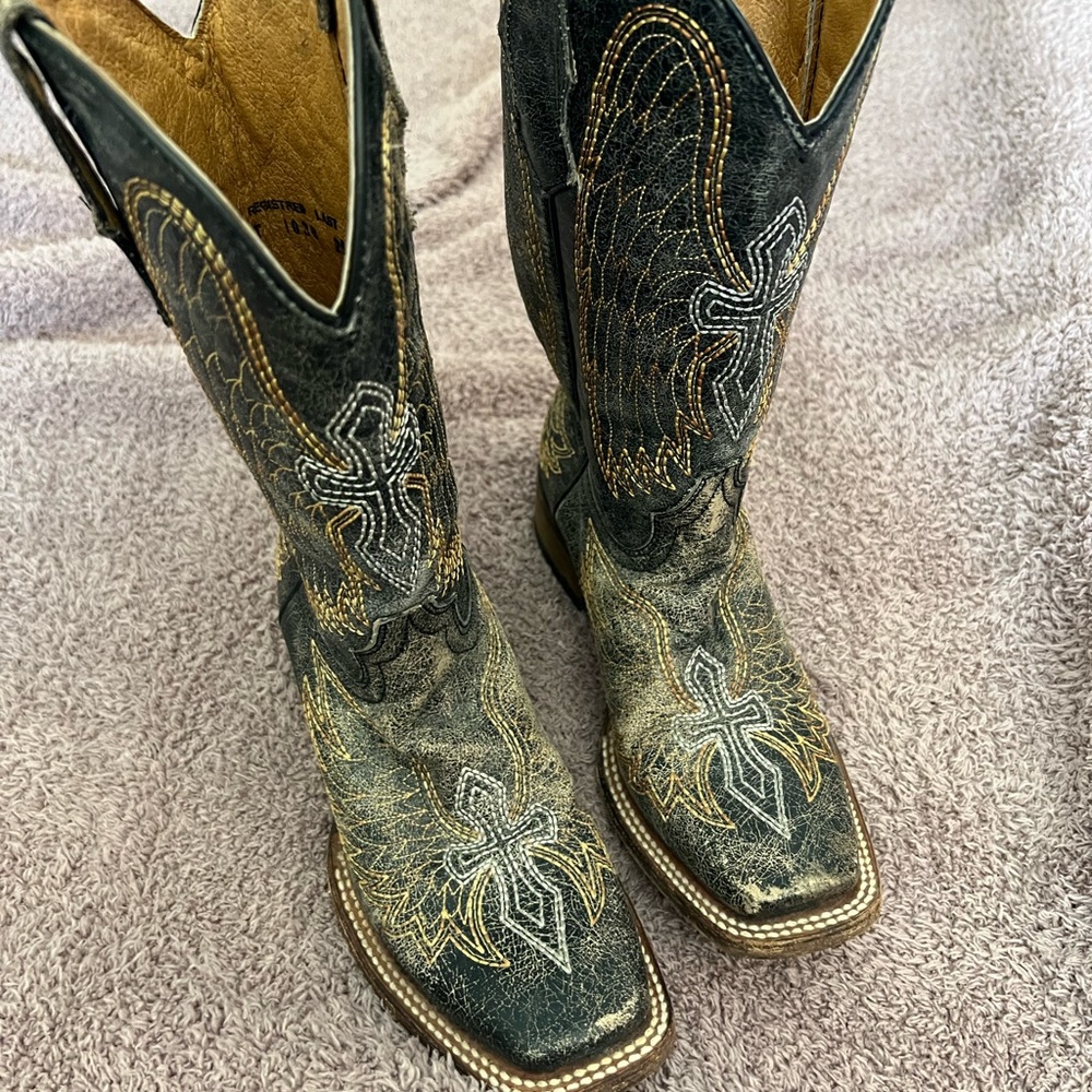 CORRAL children’s size 3.5 boots